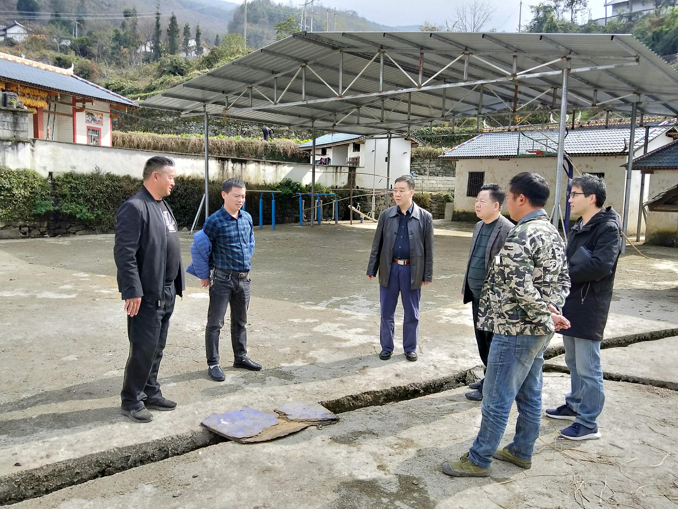技工校党委书记黎明一行到甘洛县斯觉镇 尔库村开展扶贫事情调研_社会责任_企业文化_凯时凯时首页有限责任公司