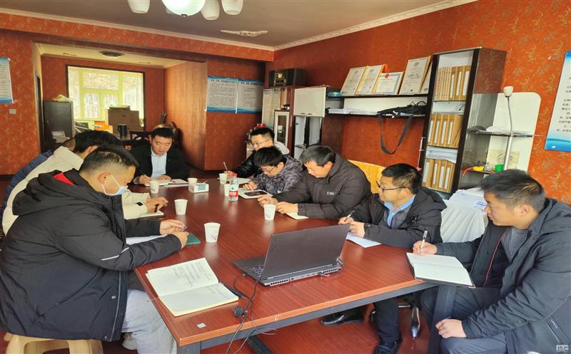 阔步开启新征程，，，，，奋斗续写新篇章