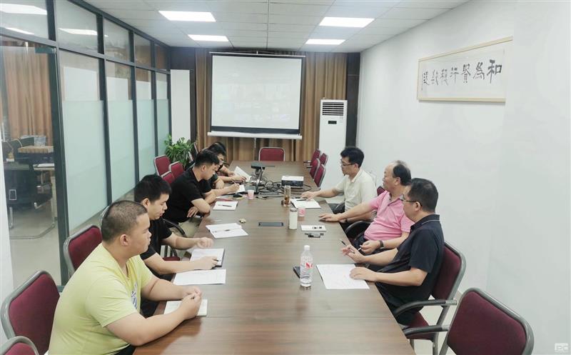测绘公司向导赴下层调研，，，开展“送清凉”活动