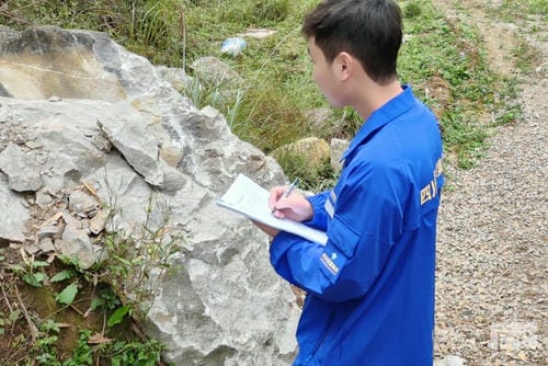 地矿集团举行2024年地质勘查专业职业手艺选拔赛_下层动态_新闻中心_凯时凯时首页有限责任公司