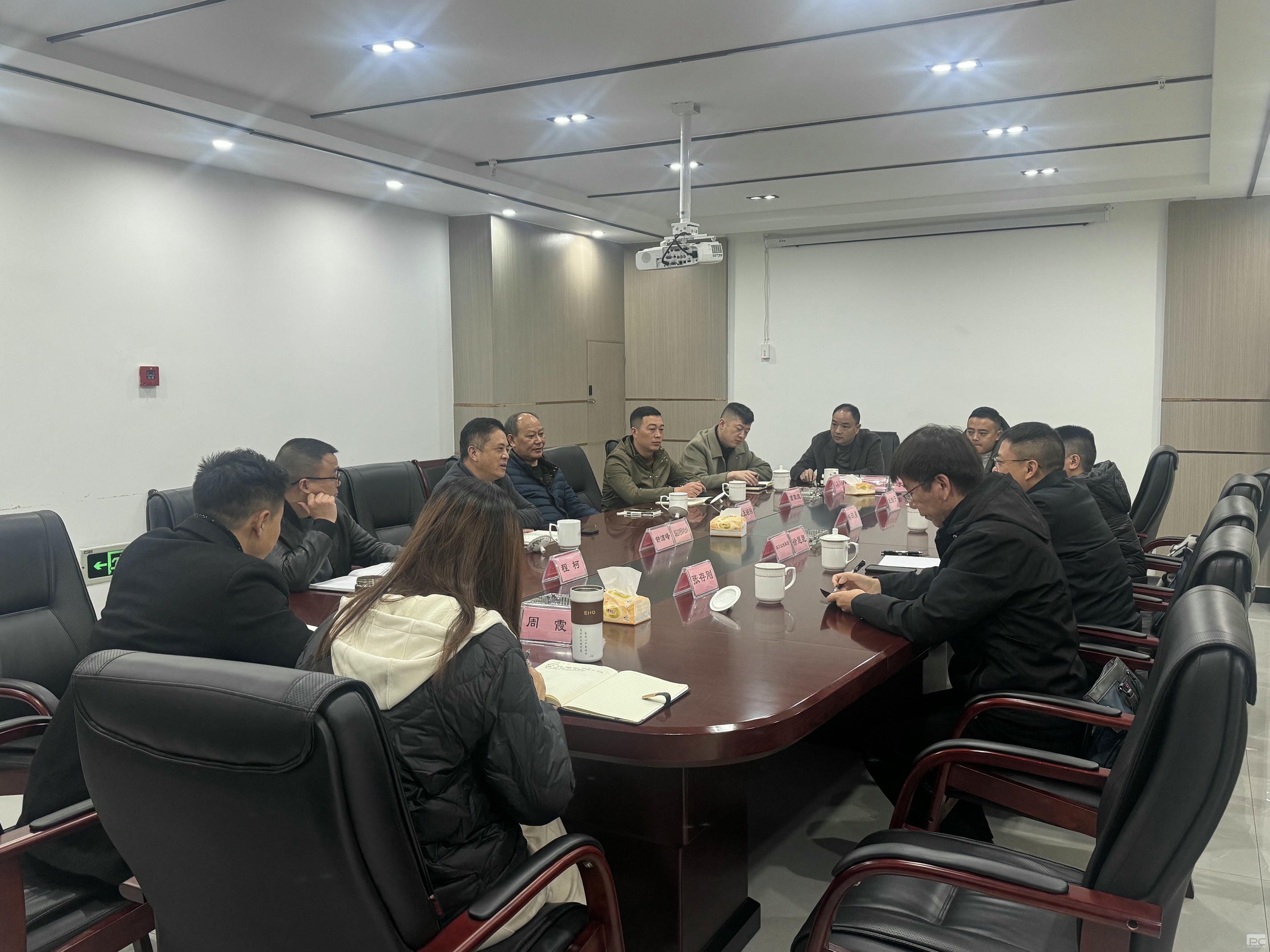 流转服务公司赴荣县开展交流座谈_下层动态_新闻中心_凯时凯时首页有限责任公司