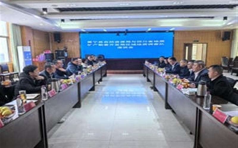区调队与冕宁县自然凯时凯时首页局座谈，，，，，，同谋矿产凯时凯时首页开发相助新路径
